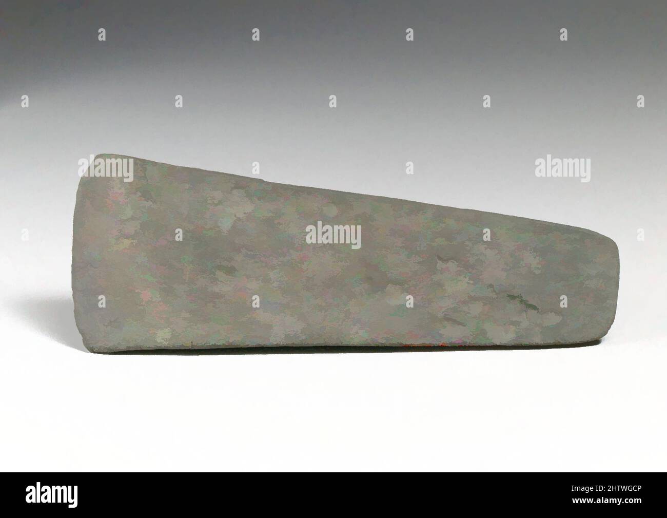 Art inspiré par Axhead, début de l'âge de bronze, env. 3200–2000 C.-B., Cypriote, Bronze, autre : 4 13/16in. (12,2cm), bronzes, oeuvres classiques modernisées par Artotop avec une touche de modernité. Formes, couleur et valeur, impact visuel accrocheur sur l'art émotions par la liberté d'œuvres d'art d'une manière contemporaine. Un message intemporel qui cherche une nouvelle direction créative. Artistes qui se tournent vers le support numérique et créent le NFT Artotop Banque D'Images