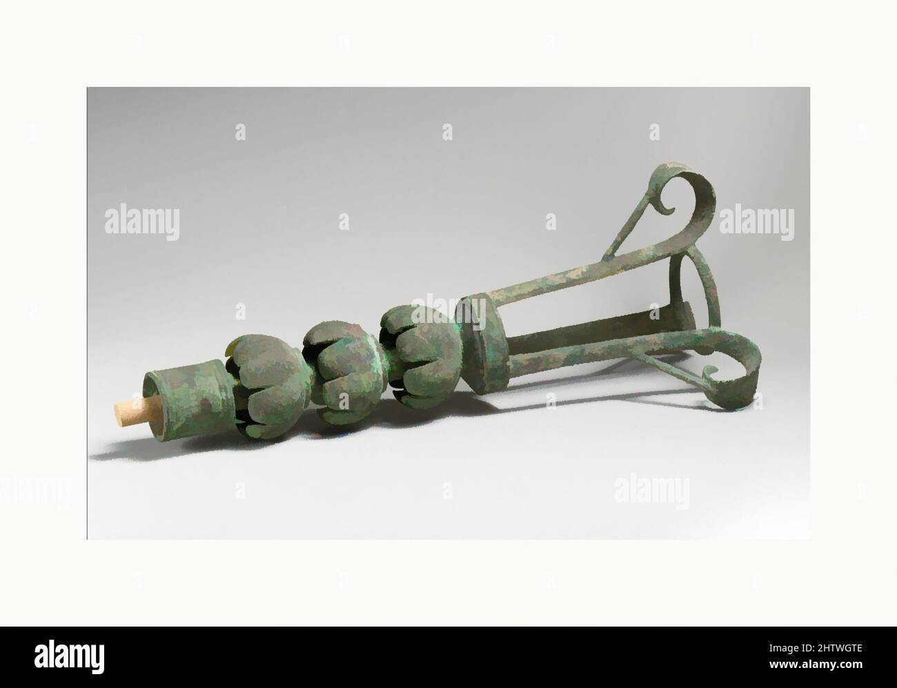 Art inspiré par le support de lampe en bronze, Cypro-archaïque II, 6th Century B.C., Cypriote, Bronze, H. 12 11/16 po (32,2 cm), bronzes, cette forme de douille de lampe a probablement été introduite par les Phéniciens, et il est resté répandu à Chypre d'environ le huitième au sixième siècle avant J.-C., les œuvres classiques modernisées par Artotop avec un peu de modernité. Formes, couleur et valeur, impact visuel accrocheur sur l'art émotions par la liberté d'œuvres d'art d'une manière contemporaine. Un message intemporel qui cherche une nouvelle direction créative. Artistes qui se tournent vers le support numérique et créent le NFT Artotop Banque D'Images