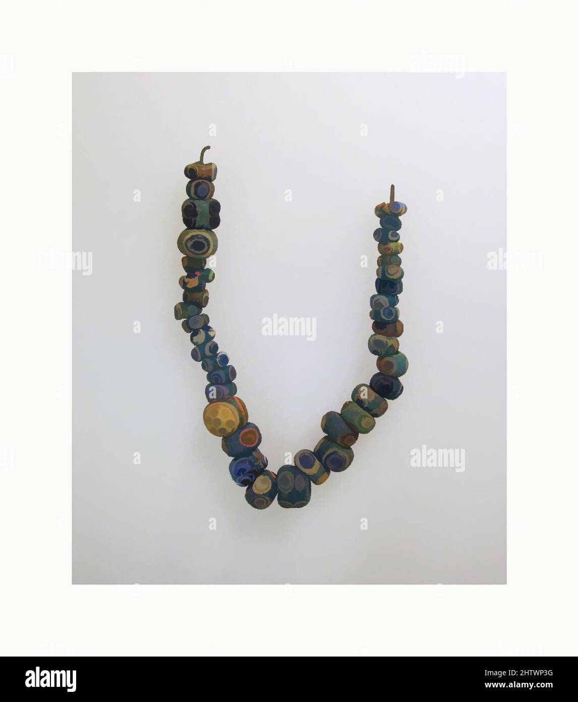 Art inspiré par Beads, 38, verre, autre: 9 1/2 po. (24,2 cm), verre, oeuvres classiques modernisées par Artotop avec une touche de modernité. Formes, couleur et valeur, impact visuel accrocheur sur l'art émotions par la liberté d'œuvres d'art d'une manière contemporaine. Un message intemporel qui cherche une nouvelle direction créative. Artistes qui se tournent vers le support numérique et créent le NFT Artotop Banque D'Images