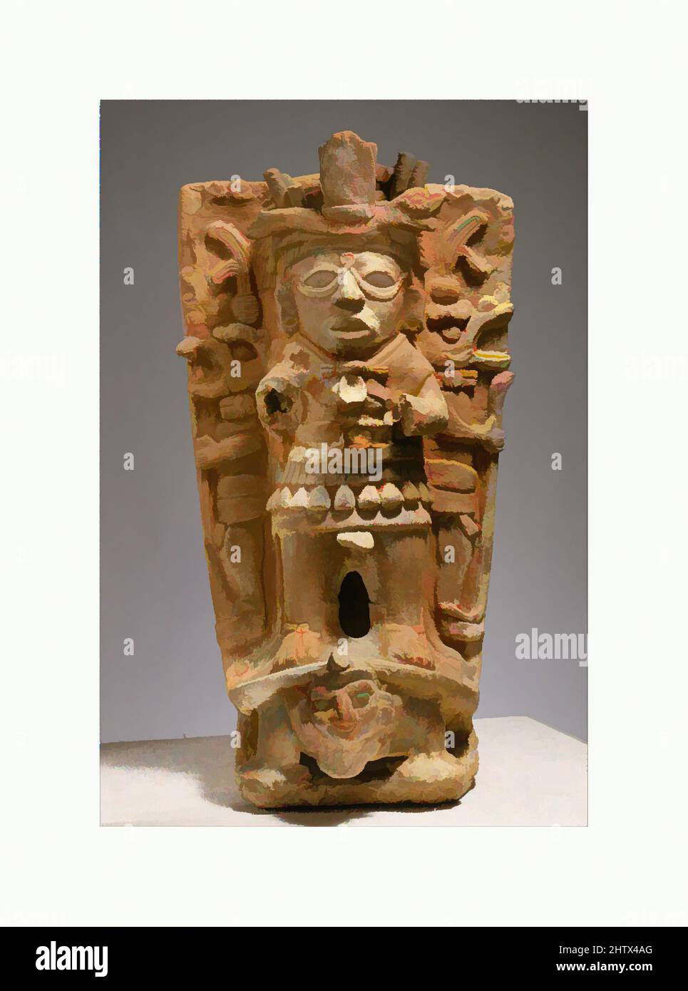 Art inspiré par Censer support, mi-7th–9th siècle, Mexique, Méso-Amérique, Maya, Céramique, H. 21 1/4 x L. 11 3/8 x D. 13 3/4 po. (54 x 28,9 x 34,9 cm), céramique-Sculpture, ce cylindre en céramique à bride modélisé à la main aurait soutenu un bol pour la combustion de l'encens pour rituel, les œuvres classiques modernisées par Artotop avec un peu de modernité. Formes, couleur et valeur, impact visuel accrocheur sur l'art émotions par la liberté d'œuvres d'art d'une manière contemporaine. Un message intemporel qui cherche une nouvelle direction créative. Artistes qui se tournent vers le support numérique et créent le NFT Artotop Banque D'Images