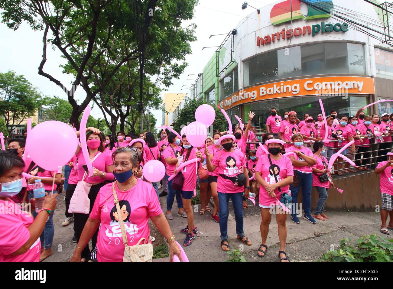 Kakampinks, comme ce que les partisans de la candidate présidentielle Leni Robredo pendant le rassemblement à Cebu City, Philippines Banque D'Images