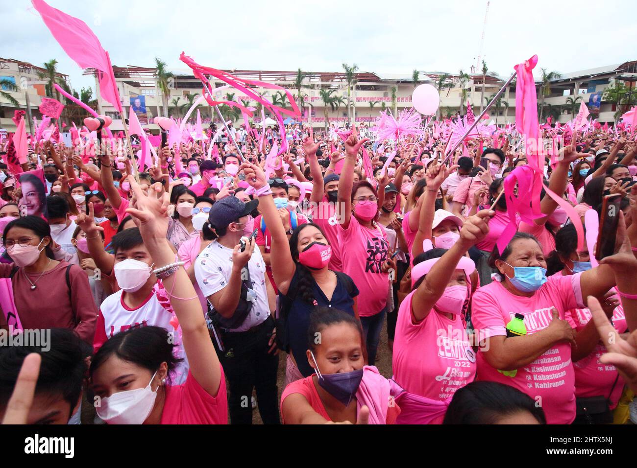 Kakampinks, comme ce que les partisans de la candidate présidentielle Leni Robredo pendant le rassemblement à Cebu City, Philippines Banque D'Images