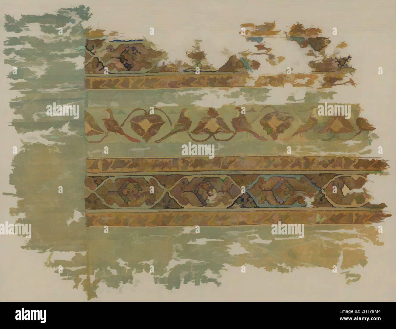 Art inspiré par Tiraz fragment, 11th siècle, attribué à l'Egypte, soie; tissage tapisserie, Textile : H. 12 3/4 po. (32,4 cm), textiles-Woven, Flax, d'où les fibres de lin ont été faites, a été la principale récolte de l'Égypte pendant la période Fatimide, et le commerce du lin a aidé à soutenir, les œuvres classiques modernisées par Artotop avec un peu de modernité. Formes, couleur et valeur, impact visuel accrocheur sur l'art émotions par la liberté d'œuvres d'art d'une manière contemporaine. Un message intemporel qui cherche une nouvelle direction créative. Artistes qui se tournent vers le support numérique et créent le NFT Artotop Banque D'Images