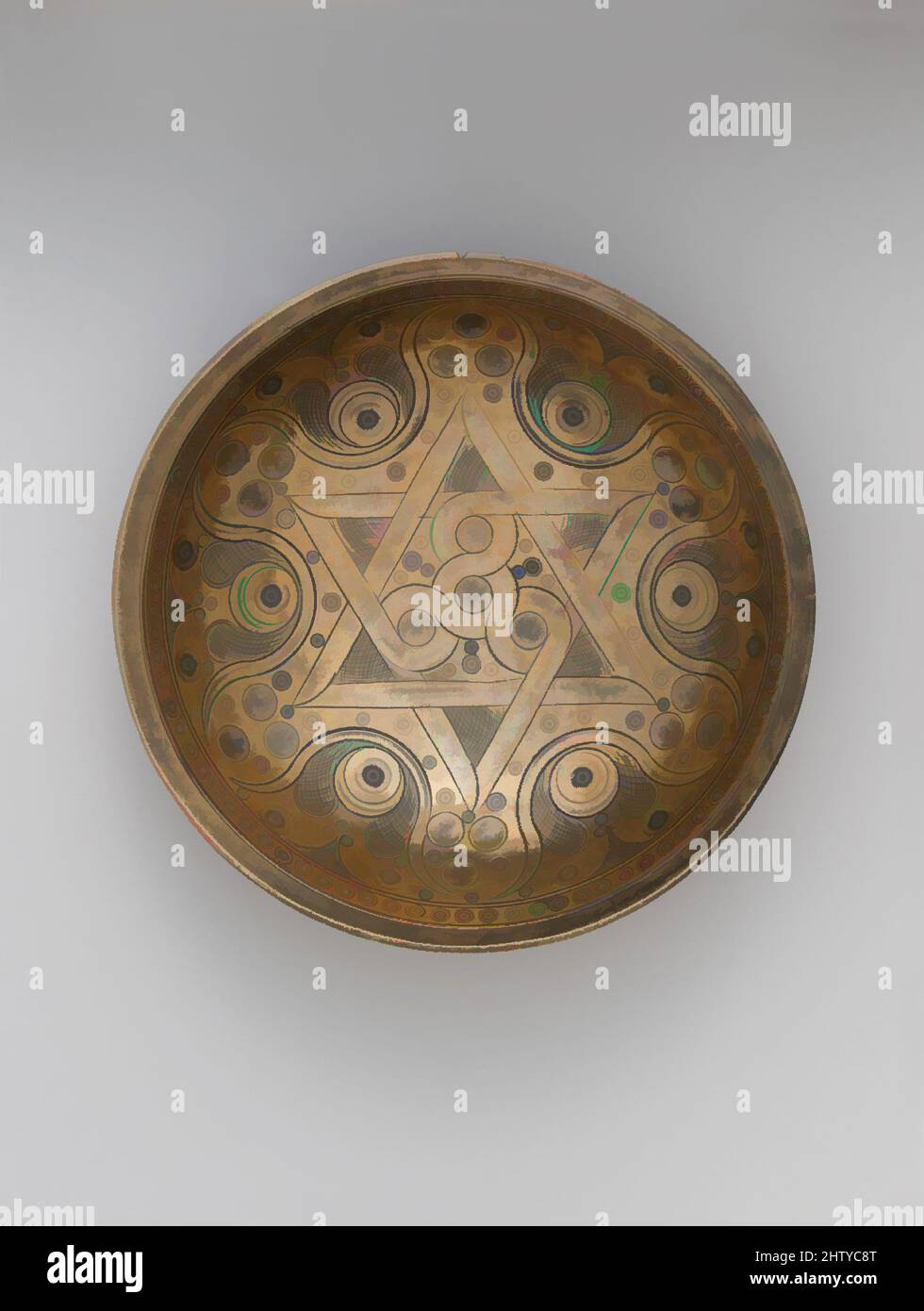 Art inspiré du High-Tin Bronze Bowl, 12th siècle, attribué à l'Afghanistan d'aujourd'hui, bronze High-Tin; moulé, chassé, perforé, gravé, 7 1/16 x 1 9/16 po. (17,9 x 4 cm), métal, bronze d'étain élevé était une alternative à l'argent, apprécié pour sa surface brillante, qualité résonnante, et, les oeuvres classiques modernisées par Artotop avec un peu de modernité. Formes, couleur et valeur, impact visuel accrocheur sur l'art émotions par la liberté d'œuvres d'art d'une manière contemporaine. Un message intemporel qui cherche une nouvelle direction créative. Artistes qui se tournent vers le support numérique et créent le NFT Artotop Banque D'Images