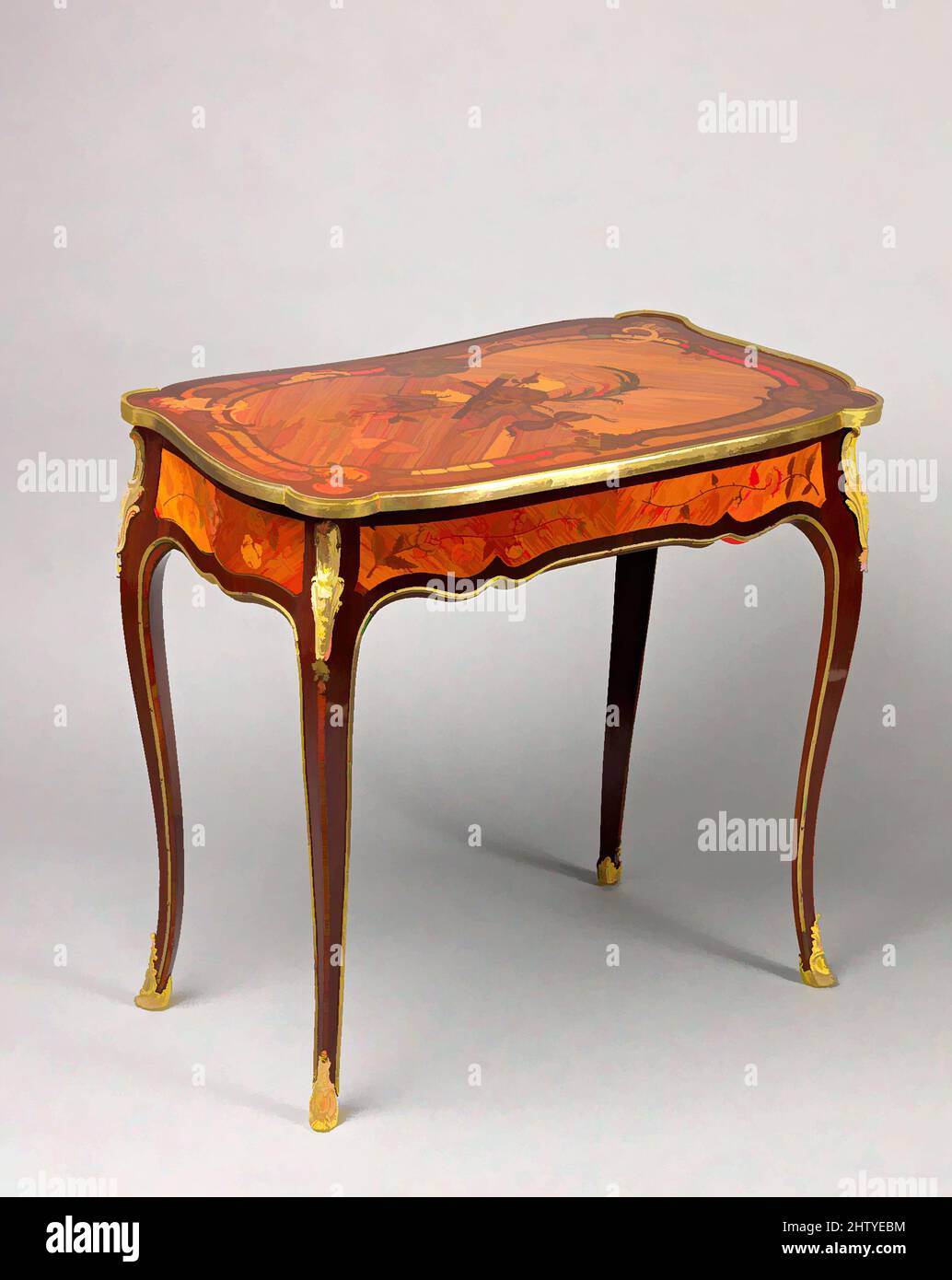 Art inspiré par la table d'écriture, ca. 1760–70, français, Paris, chêne plaqué de tulipwood, acajou et bois de rose, marquetrie de bois de satinwood partiellement ombré, partiellement teinté, ombré, et gravé érable et barberry, et bois ébonisé; montures de bronze doré., H. 71,1 cm, W. 80,7 cm, D. 47 cm, œuvres classiques modernisées par Artotop avec une touche de modernité. Formes, couleur et valeur, impact visuel accrocheur sur l'art émotions par la liberté d'œuvres d'art d'une manière contemporaine. Un message intemporel qui cherche une nouvelle direction créative. Artistes qui se tournent vers le support numérique et créent le NFT Artotop Banque D'Images