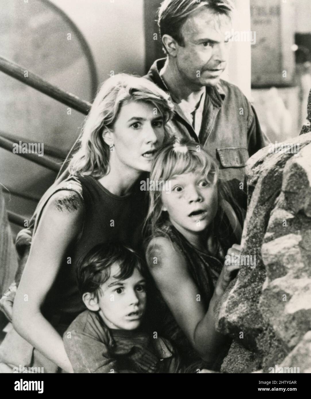 Acteurs Sam Neill et Joseph Mazzello, et actrices Laura Dern et Ariana Richards dans le film Jurassic Park, USA 1993 Banque D'Images