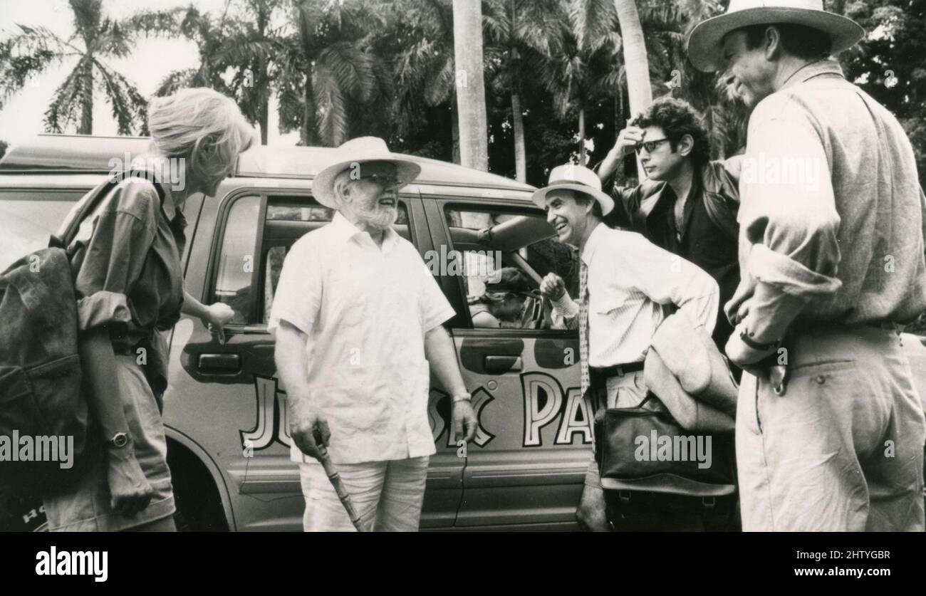 L'acteur anglais Richard Attenborough, Sam Neill, Jeff Goldblum, Martin Ferrero, et l'actrice Laura Dern dans le film Jurassic Park, USA 1993 Banque D'Images