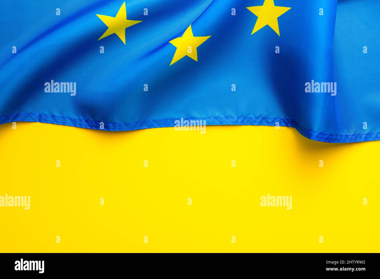 Drapeau ukrainien créé à partir du drapeau de l'Union européenne. La partie du drapeau de l'UE. Banque D'Images