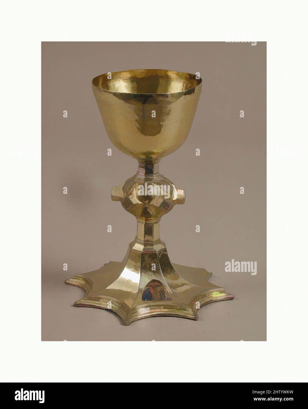 Art inspiré par Chalice, mi-15th siècle, fabriqué à Rouen, France, français, Émail translucide, argent, dorure partielle et niello, total : 7 3/8 x 5 5/16 x 5 5/16 po. (18,7 x 13,5 x 13,5 cm), émaux-translucide, ce calice, qui porte la marque de l'Agneau de Dieu (agnus dei) sur les œuvres classiques modernisées par Artotop avec un peu de modernité. Formes, couleur et valeur, impact visuel accrocheur sur l'art émotions par la liberté d'œuvres d'art d'une manière contemporaine. Un message intemporel qui cherche une nouvelle direction créative. Artistes qui se tournent vers le support numérique et créent le NFT Artotop Banque D'Images