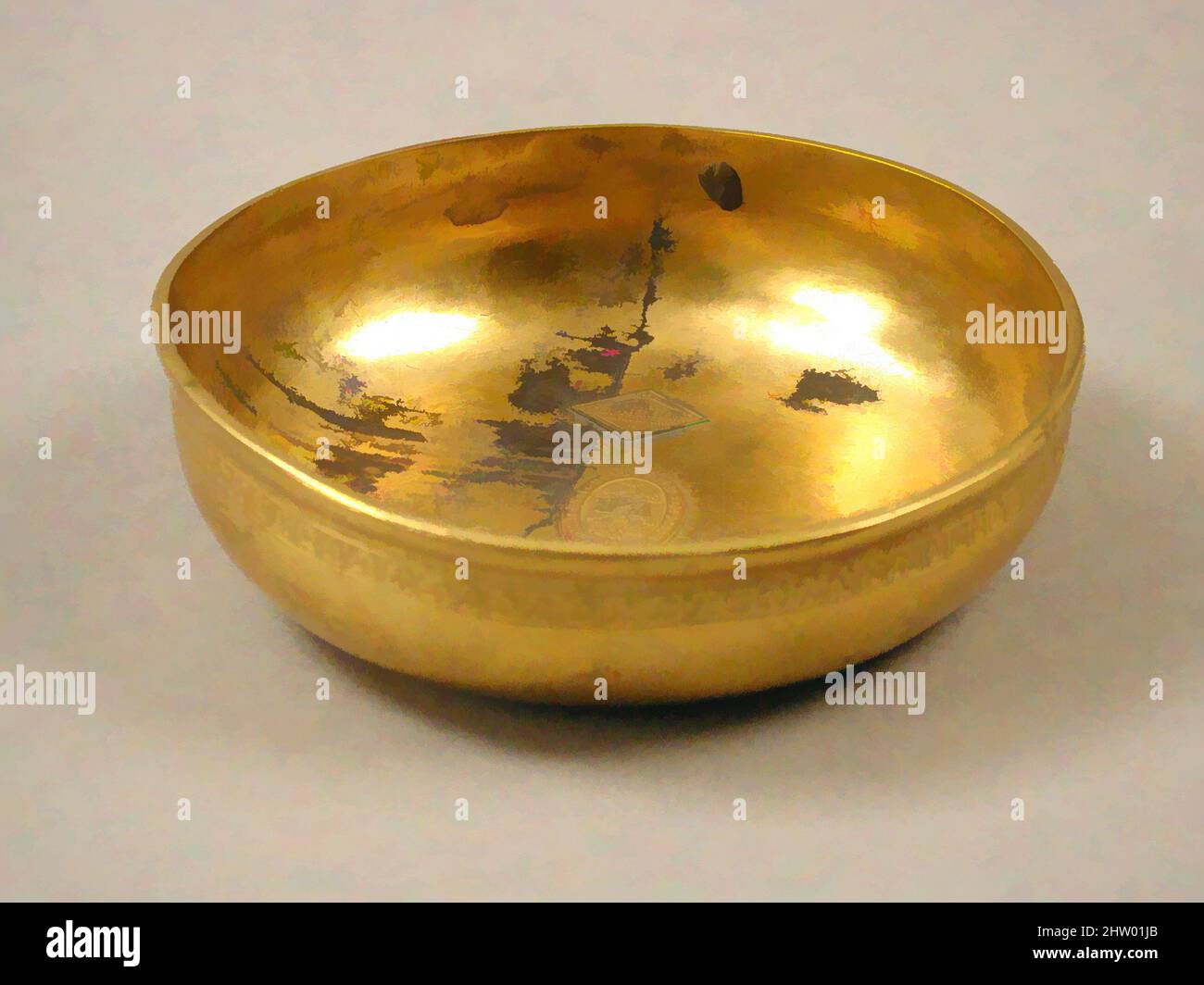 Art inspiré par Bowl, 19th Century, russe, Gold plate, total: 1 1/4 x 4 3/4 po. (3,2 x 12,1 cm), reproductions-Metalwork, oeuvres classiques modernisées par Artotop avec une touche de modernité. Formes, couleur et valeur, impact visuel accrocheur sur l'art émotions par la liberté d'œuvres d'art d'une manière contemporaine. Un message intemporel qui cherche une nouvelle direction créative. Artistes qui se tournent vers le support numérique et créent le NFT Artotop Banque D'Images