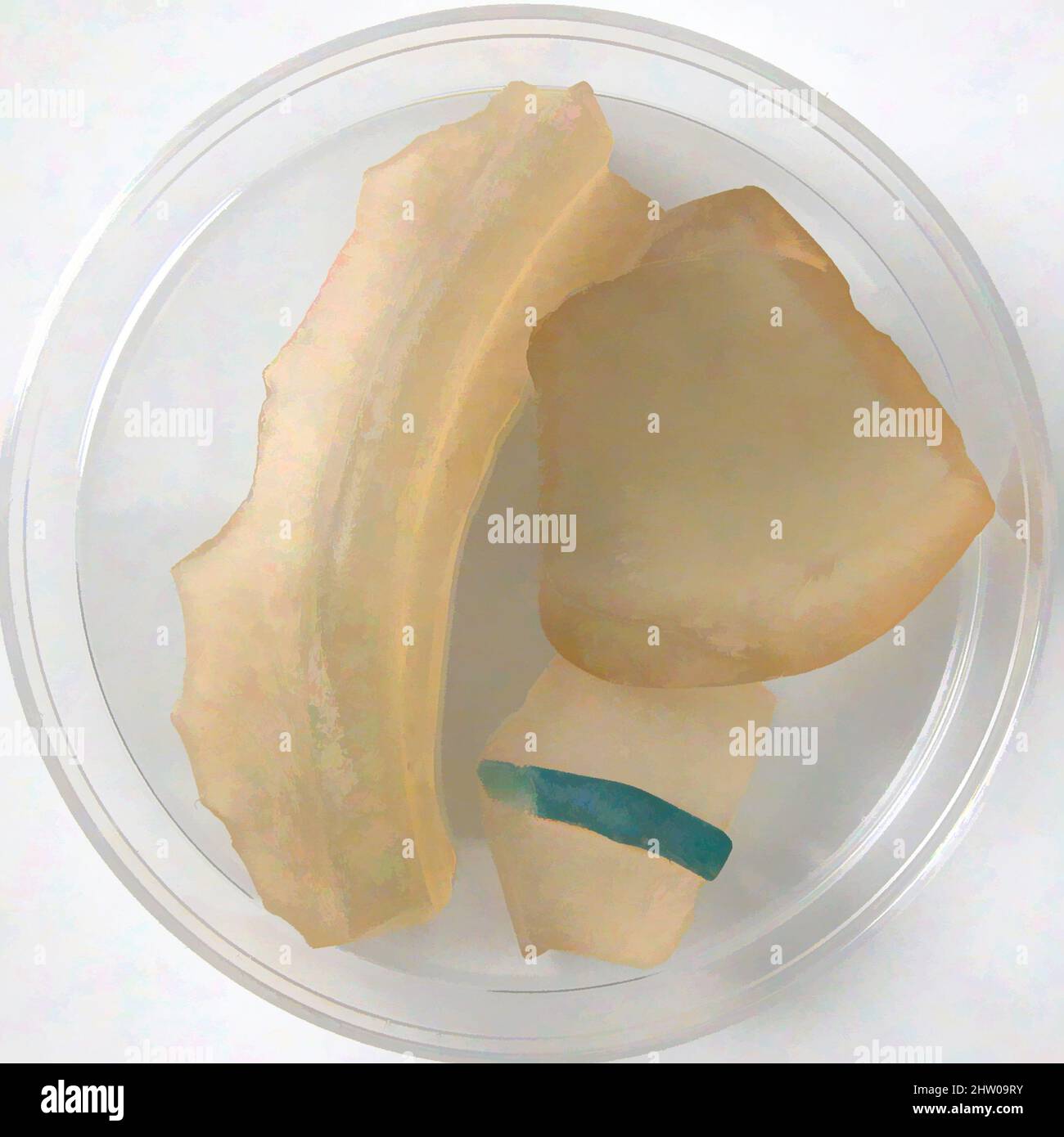 Art inspiré par des fragments de verre, 4th–7th siècle, fabriqué dans l'oasis de Kharga, Égypte byzantine, copte, verre (transparent), stockage (boîte de Pétri diam.): 2 3/16 po. (5,5 cm), Glass-Miscellany, oeuvres classiques modernisées par Artotop avec une touche de modernité. Formes, couleur et valeur, impact visuel accrocheur sur l'art émotions par la liberté d'œuvres d'art d'une manière contemporaine. Un message intemporel qui cherche une nouvelle direction créative. Artistes qui se tournent vers le support numérique et créent le NFT Artotop Banque D'Images
