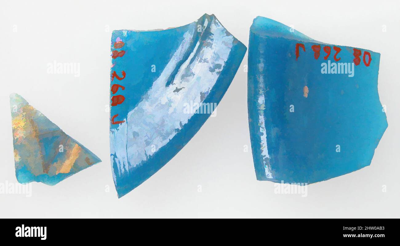 Art inspiré par des fragments de verre, 4th–début 5th siècle, fait à Kharga Oasis, Égypte byzantine, copte, verre (turquoise avec émail), stockage (boîte de Petri diam.): 3 1/2 po. (8,9 cm), verre, oeuvres classiques modernisées par Artotop avec une touche de modernité. Formes, couleur et valeur, impact visuel accrocheur sur l'art émotions par la liberté d'œuvres d'art d'une manière contemporaine. Un message intemporel qui cherche une nouvelle direction créative. Artistes qui se tournent vers le support numérique et créent le NFT Artotop Banque D'Images