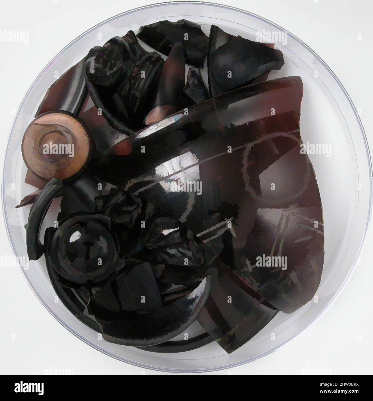 Art inspiré par des fragments de verre, 4th–7th siècle, fabriqué dans l'oasis de Kharga, Égypte byzantine, copte, verre, stockage (boîte de Pétri diam.): 5 9/16 po. (14,1 cm), Glass-Vessels, oeuvres classiques modernisées par Artotop avec une touche de modernité. Formes, couleur et valeur, impact visuel accrocheur sur l'art émotions par la liberté d'œuvres d'art d'une manière contemporaine. Un message intemporel qui cherche une nouvelle direction créative. Artistes qui se tournent vers le support numérique et créent le NFT Artotop Banque D'Images