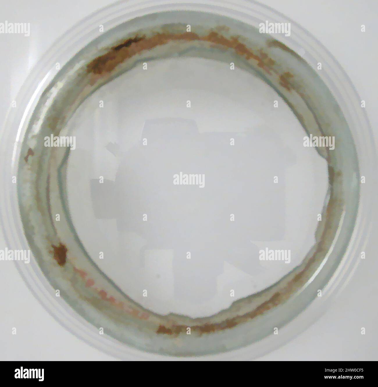 Art inspiré par Rim of a Vessel, 4th–début 5th siècle, fait à Kharga Oasis, Égypte byzantine, copte, verre, stockage (boîte de Pétri diam.): 3 5/8 po. (9,2 cm), Glass-Vessels, oeuvres classiques modernisées par Artotop avec une touche de modernité. Formes, couleur et valeur, impact visuel accrocheur sur l'art émotions par la liberté d'œuvres d'art d'une manière contemporaine. Un message intemporel qui cherche une nouvelle direction créative. Artistes qui se tournent vers le support numérique et créent le NFT Artotop Banque D'Images
