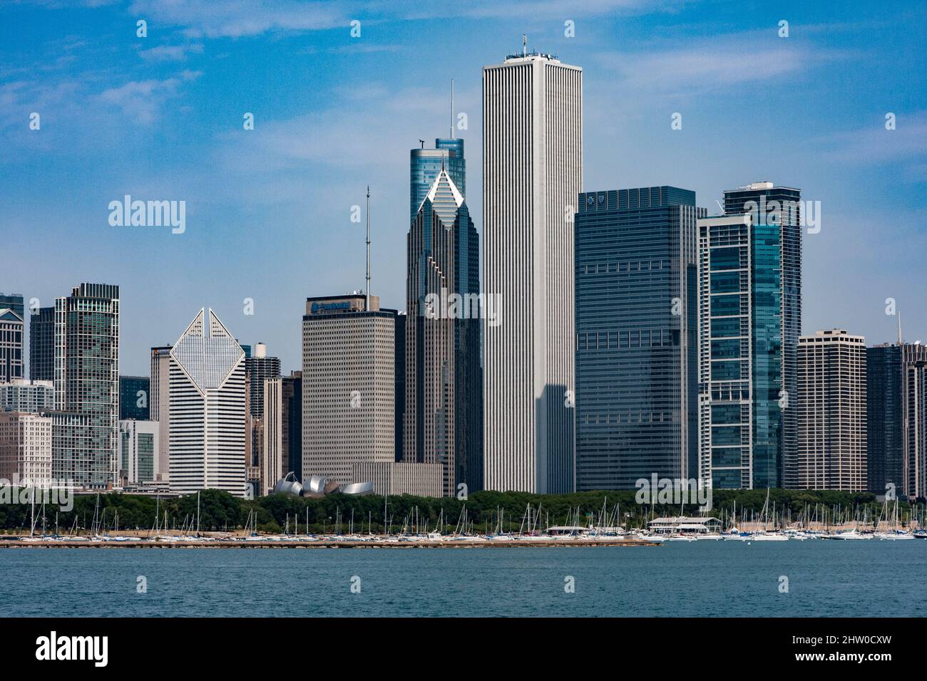 Gratte-ciels de Chicago. AON Centre au milieu, un et deux bâtiments Prudential Plaza adjacents à gauche, en face de la Trump Tower, Crain Communications Bld. Banque D'Images