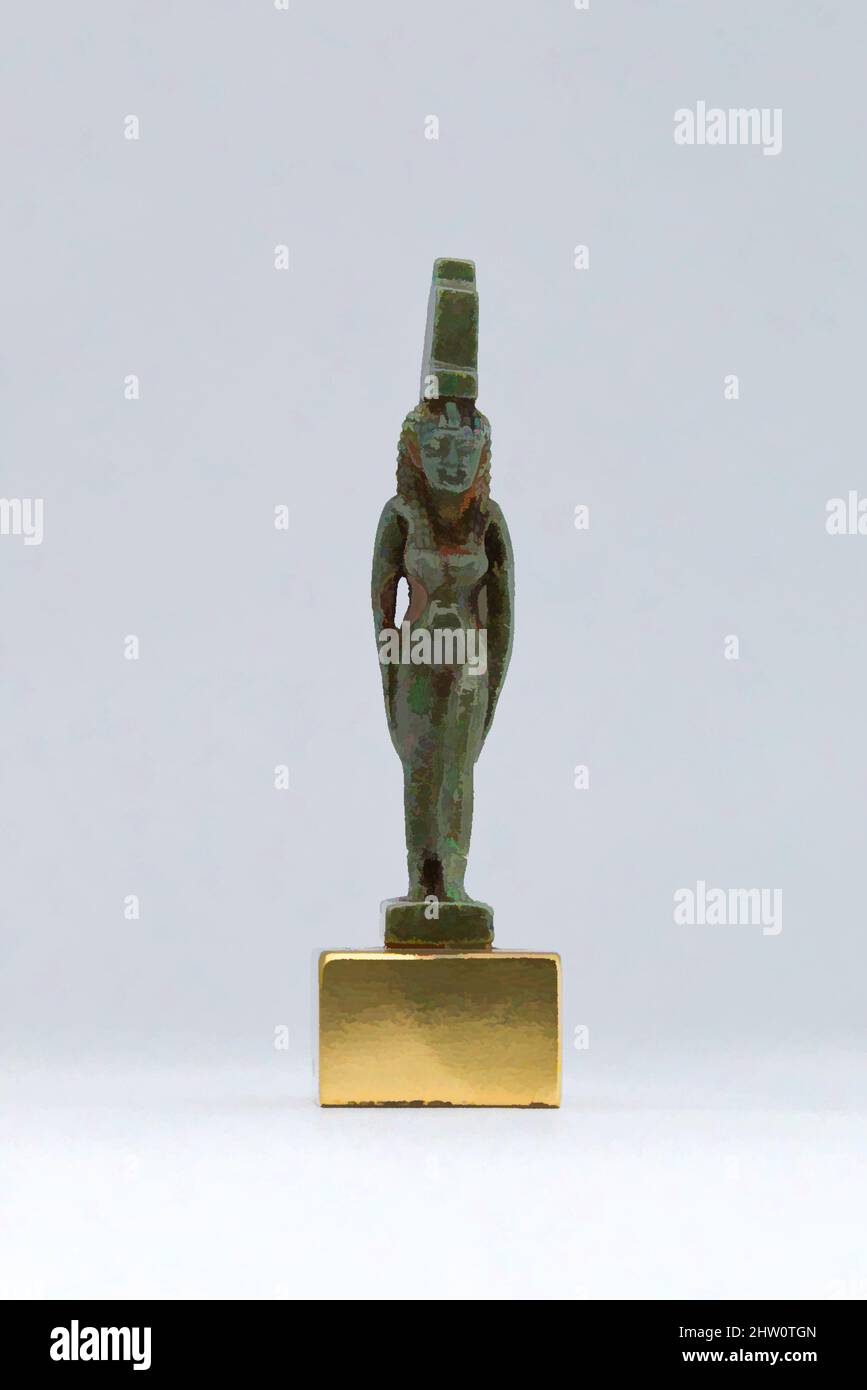 Art inspiré par Isis amulet, période Ptolemaien, 332–30 av. J.-C., d'Égypte, Faience, H. 2,8 cm (1 1/8 po); W. 0,6 cm (1/4 po); D. 1 cm (3/8 po), cet amulette de forme exquise dépeint la déesse Isis. Sur sa tête se trouve un trône, qui est le hiéroglyphe qui représente son nom. ISIS was, Classic œuvres modernisées par Artotop avec un peu de modernité. Formes, couleur et valeur, impact visuel accrocheur sur l'art émotions par la liberté d'œuvres d'art d'une manière contemporaine. Un message intemporel qui cherche une nouvelle direction créative. Artistes qui se tournent vers le support numérique et créent le NFT Artotop Banque D'Images