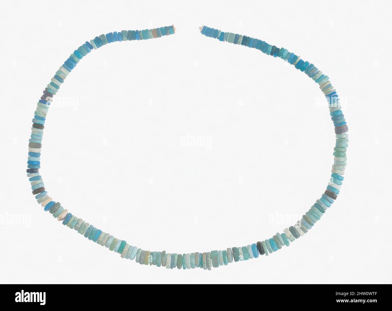 Art inspiré par String of Small Disk Beads, New Kingdom, Dynasty 18, ca. 1390–1353 av. J.-C., d'Égypte, haute-Égypte, Thèbes, Malqata, Palais d'Amenhotep III, 1910–12, Faience, L. 37 cm (14 9/16 po). Diam. 0,2 cm (1/16 po, œuvres classiques modernisées par Artotop avec une touche de modernité. Formes, couleur et valeur, impact visuel accrocheur sur l'art émotions par la liberté d'œuvres d'art d'une manière contemporaine. Un message intemporel qui cherche une nouvelle direction créative. Artistes qui se tournent vers le support numérique et créent le NFT Artotop Banque D'Images