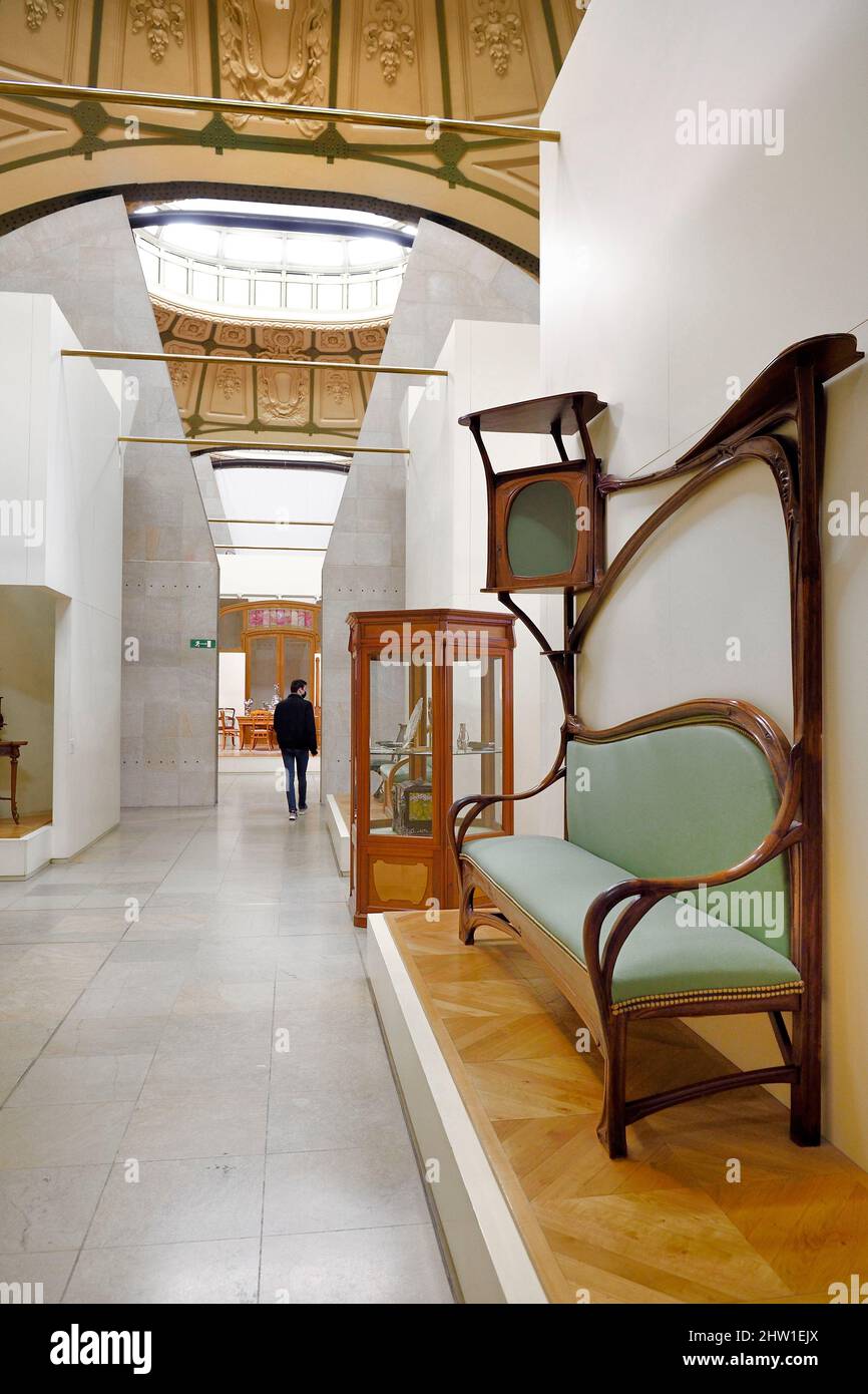France, Paris, Musée d'Orsay, mobilier Art nouveau, banc de chambre fumeur en 1897 par Hector Guimard Banque D'Images