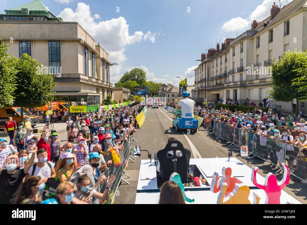 File:Mini Cooper Krys Caravane du Tour de France 2017 Nuits-Saint-Georges (38604