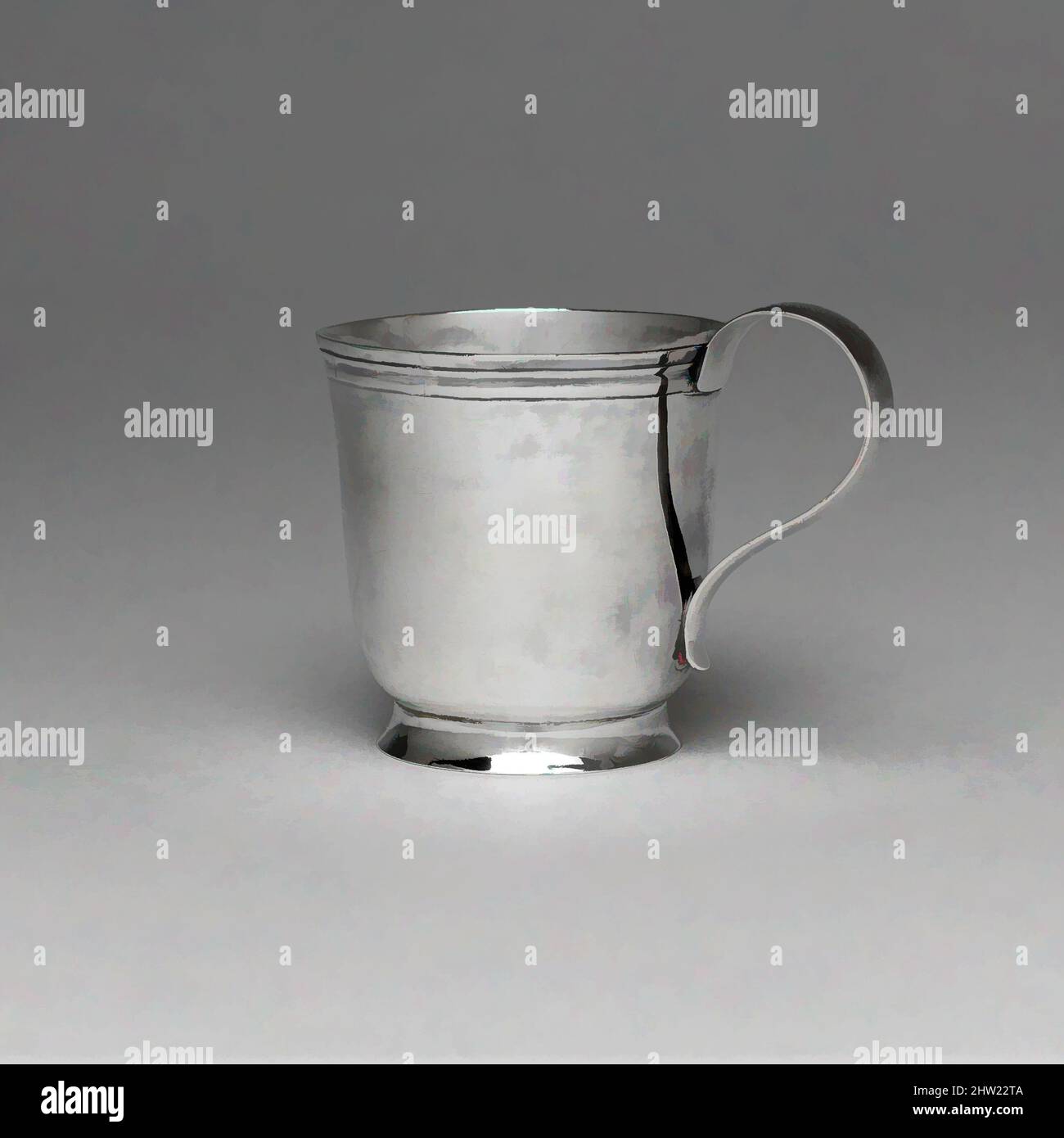 Art inspiré par Cup, 1729–1749, fabriqué au Québec, Canada, américain, Argent, total : 2 13/16 x 3 11/16 po (7,1 x 9,4 cm) ; 3 oz 12 l/h (112,2 g), argent, Paul Lambert (1691–1749, oeuvres classiques modernisées par Artotop avec une touche de modernité. Formes, couleur et valeur, impact visuel accrocheur sur l'art émotions par la liberté d'œuvres d'art d'une manière contemporaine. Un message intemporel qui cherche une nouvelle direction créative. Artistes qui se tournent vers le support numérique et créent le NFT Artotop Banque D'Images