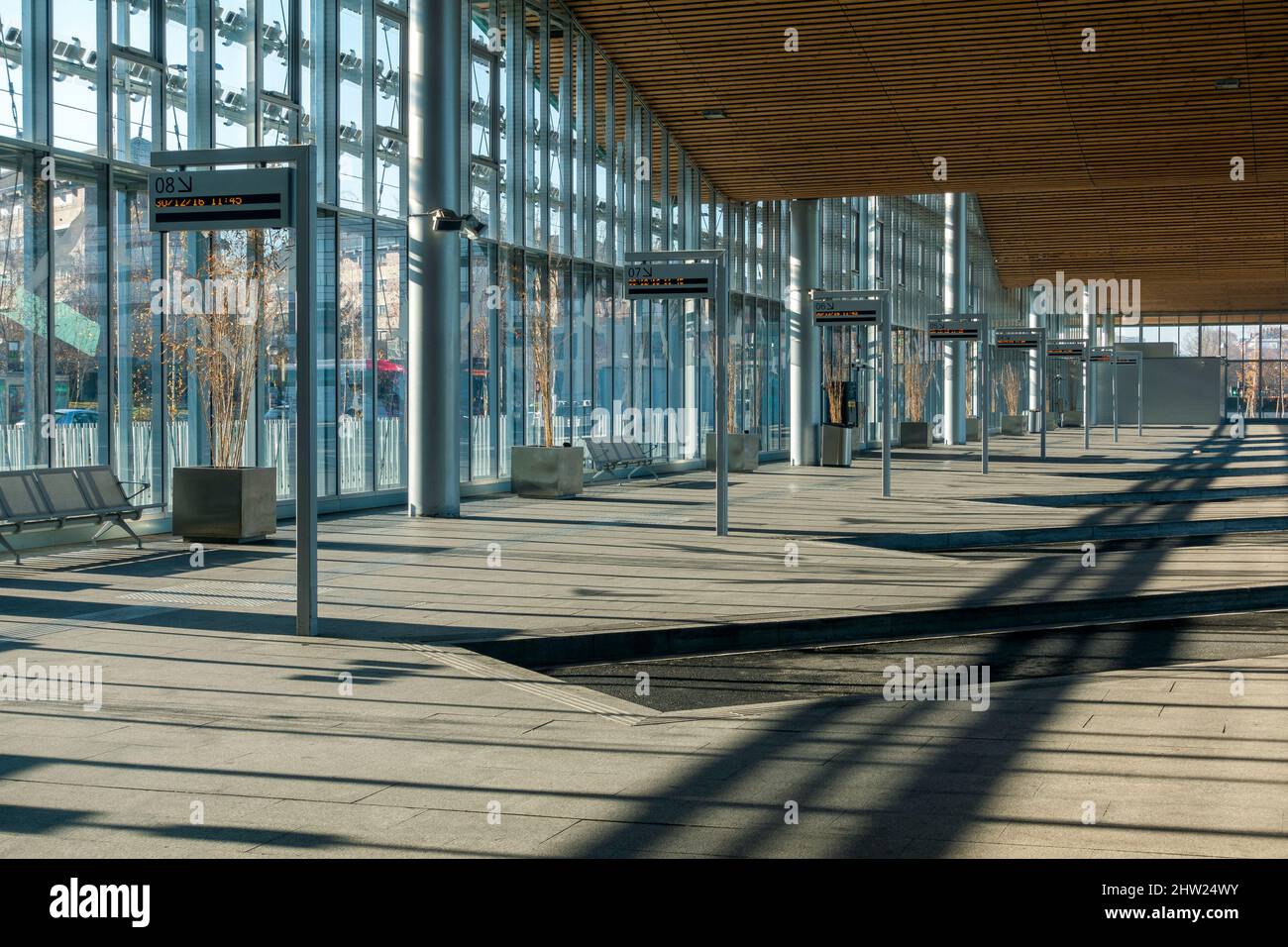 Station de bus Vitoria-Gasteiz conçue par Mozas Aguirre, Vitoria, Araba, Espagne Banque D'Images