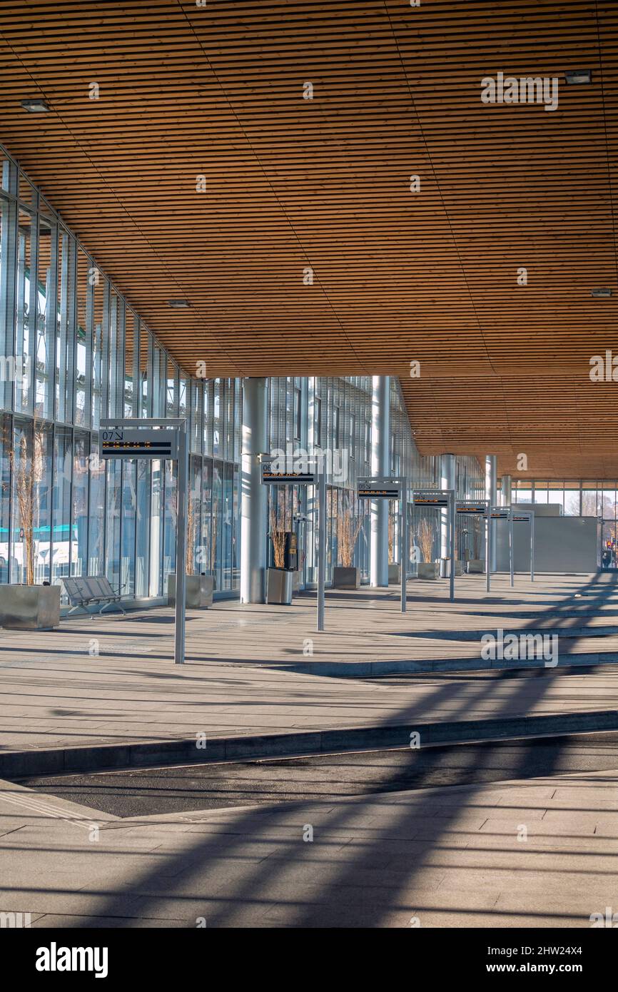 Station de bus Vitoria-Gasteiz conçue par Mozas Aguirre, Vitoria, Araba, Espagne Banque D'Images