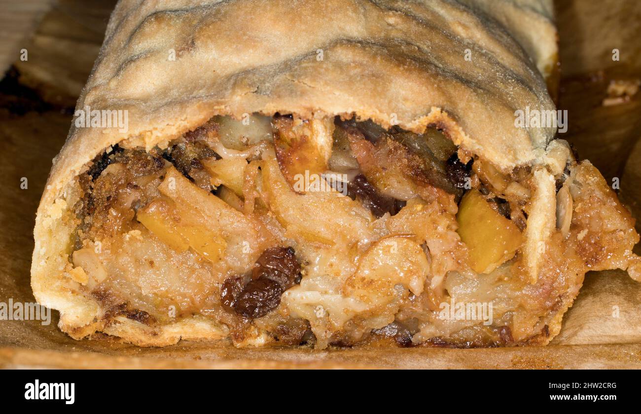 Strudel aux pommes, strudel viennoise traditionnel Banque D'Images