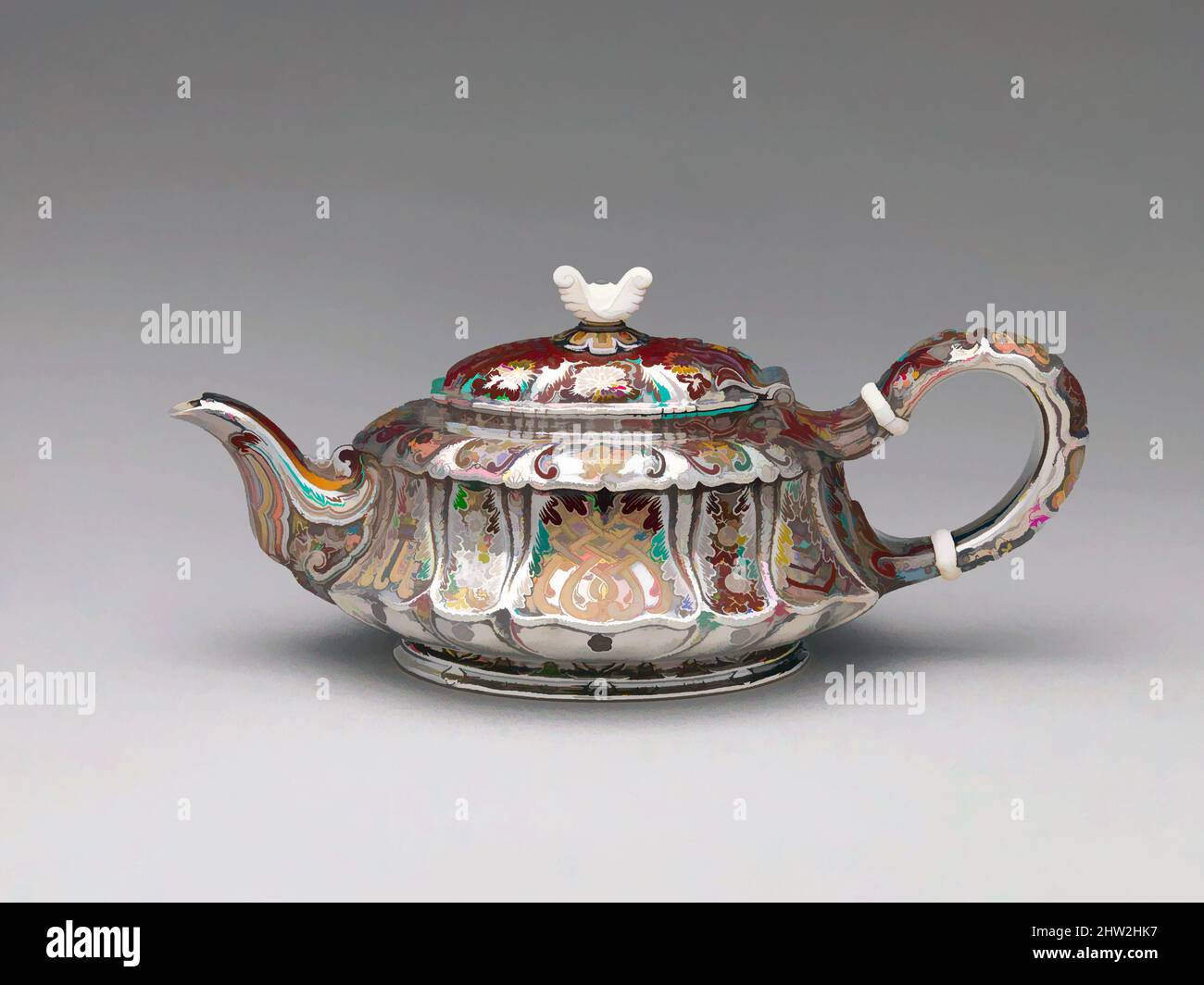 Art inspiré par Teapot, env. 1888, fabriqué à New York, New York, États-Unis, américain, argent, or argenté, émail et ivoire, 4 3/4 x 10 7/8 x 5 3/16 po. (12,1 x 27,6 x 13,2 cm) ; 12 oz. 13 l/h (393 g), Silver, Tiffany & Co. (1837–aujourd'hui), un article de 1898 dans The Jewelers's Circular, Classic œuvres modernisées par Artotop avec une touche de modernité. Formes, couleur et valeur, impact visuel accrocheur sur l'art émotions par la liberté d'œuvres d'art d'une manière contemporaine. Un message intemporel qui cherche une nouvelle direction créative. Artistes qui se tournent vers le support numérique et créent le NFT Artotop Banque D'Images