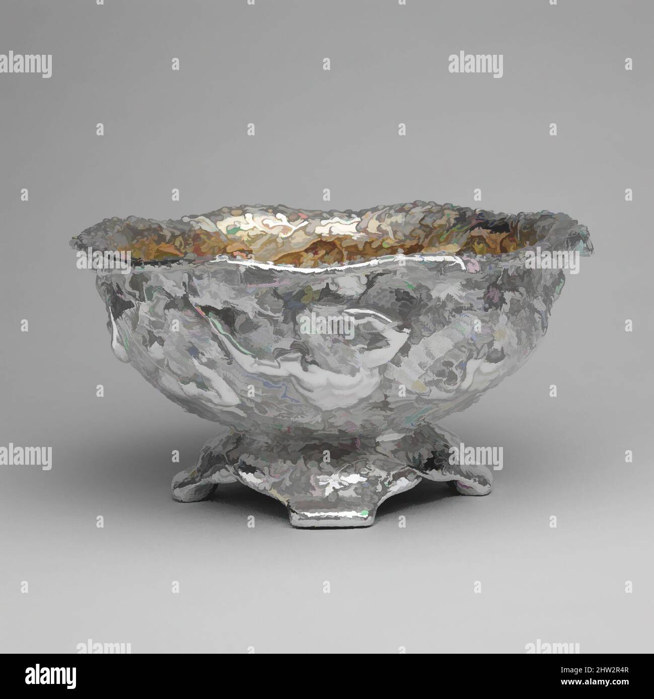 Art inspiré par Bowl, 1888, fabriqué à New York, New York, États-Unis, américain, argent et doré argenté, total: 6 1/2 x 12 3/4 po. (16,5 x 32,4 cm) ; 81 oz 2 l/h (2521,7 g), argent, Tiffany & Co. (1837 à ce jour), Tritons, hippocampes et algues ornement ce bol imposant, dont les œuvres classiques modernisées par Artotop avec une touche de modernité. Formes, couleur et valeur, impact visuel accrocheur sur l'art émotions par la liberté d'œuvres d'art d'une manière contemporaine. Un message intemporel qui cherche une nouvelle direction créative. Artistes qui se tournent vers le support numérique et créent le NFT Artotop Banque D'Images