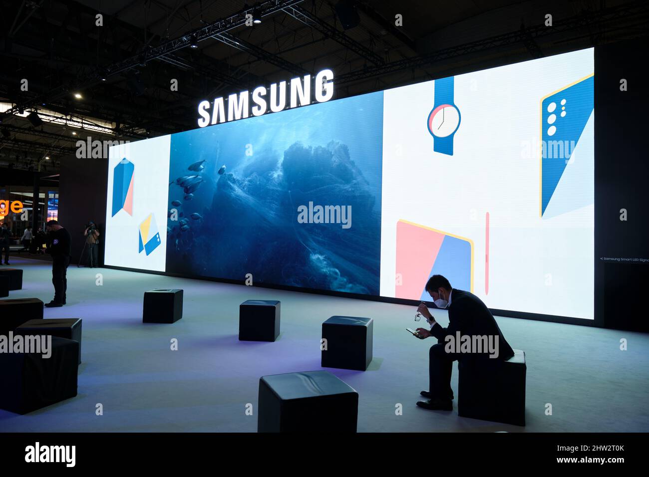 Barcelone, Espagne - Mars 2nd 2022 - Mobile World Congress - Samsung stand Banque D'Images