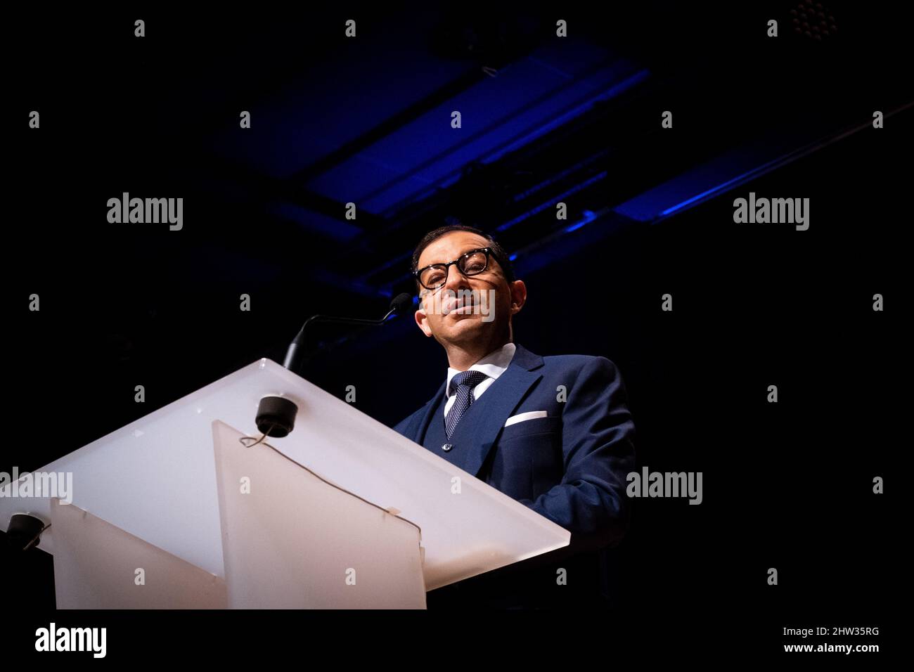 Jean Messiha participant à la campagne présidentielle d'Eric Zemmour, réunion de soutien pour la Reconquete. Jean Messiha est un économiste, homme politique et ancien haut fonctionnaire français d'origine égyptienne. Saint-Brieuc, Bretagne, France. Banque D'Images