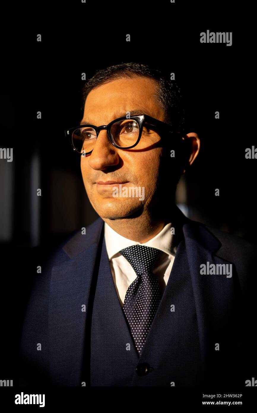 Jean Messiha participant à la campagne présidentielle d'Eric Zemmour, réunion de soutien pour la Reconquete. Jean Messiha est un économiste, homme politique et ancien haut fonctionnaire français d'origine égyptienne. Saint-Brieuc, Bretagne, France. Banque D'Images