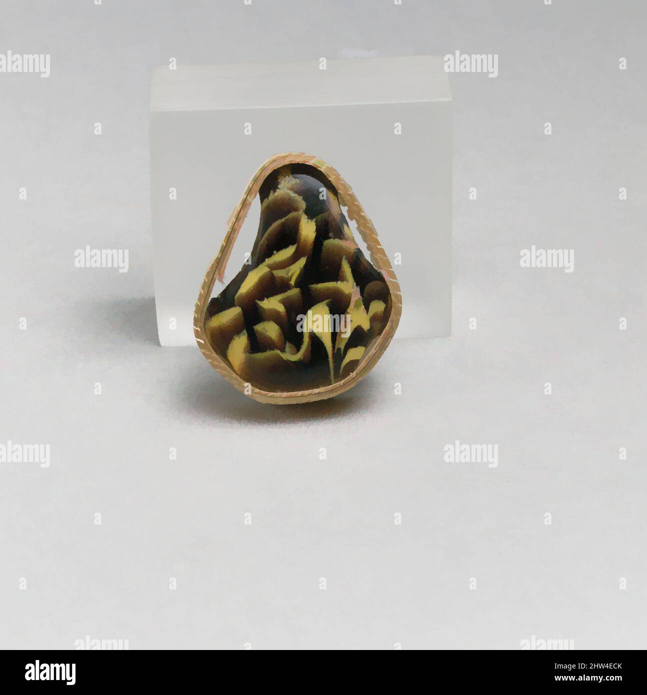 Art inspiré par fragment de mosaïque de verre, début impérial, fin du 1st siècle C.-B.–début du 1st siècle A.D., romain, verre; moulé, autre : 15/16 x 1 1/16 po. (2,4 x 2,8 cm), verre, fragment de corps, violet foncé translucide, brun chocolat, Et jaune opaque., Convex côté curving., Mosaïque, oeuvres classiques modernisées par Artotop avec une touche de modernité. Formes, couleur et valeur, impact visuel accrocheur sur l'art émotions par la liberté d'œuvres d'art d'une manière contemporaine. Un message intemporel qui cherche une nouvelle direction créative. Artistes qui se tournent vers le support numérique et créent le NFT Artotop Banque D'Images