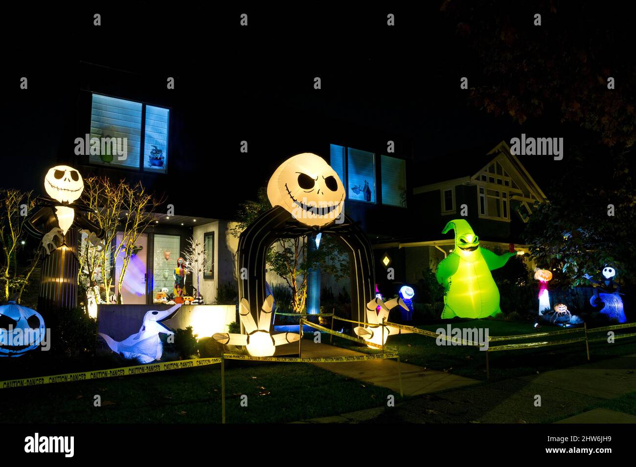 Décorations d'Halloween à l'extérieur d'une maison dans la région métropolitaine de Vancouver, Canada. Banque D'Images