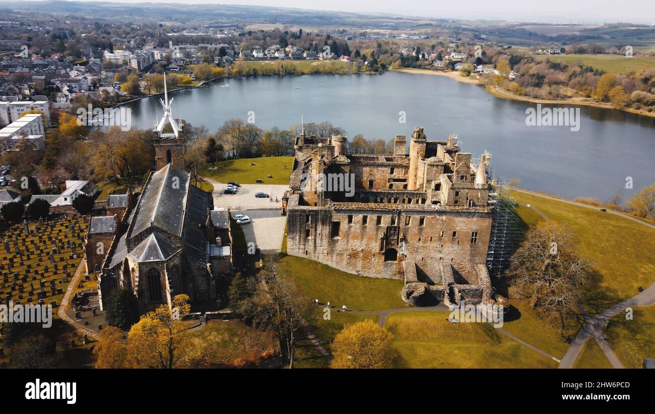 Vue aérienne du palais de Linlithgow à Linlithgow, en Écosse Banque D'Images