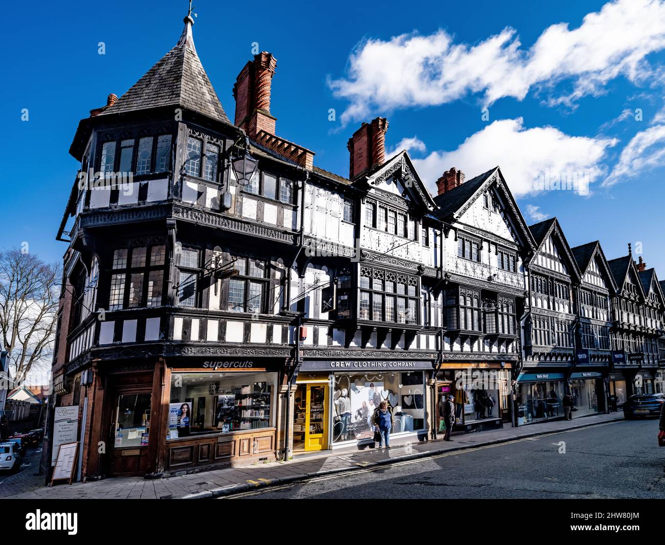 Bâtiments historiques ornés sur la rue St Werburgh, dans le centre de Chester, capitale de Cheshire, célèbre pour ses bâtiments historiques. Banque D'Images