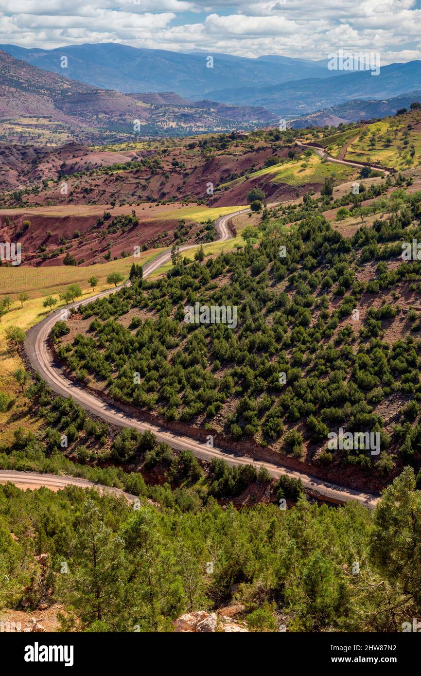 Montagnes de l'Atlas, au Maroc. Paysage entre cascades d'Ouzoud et Ouled Ayad. Banque D'Images