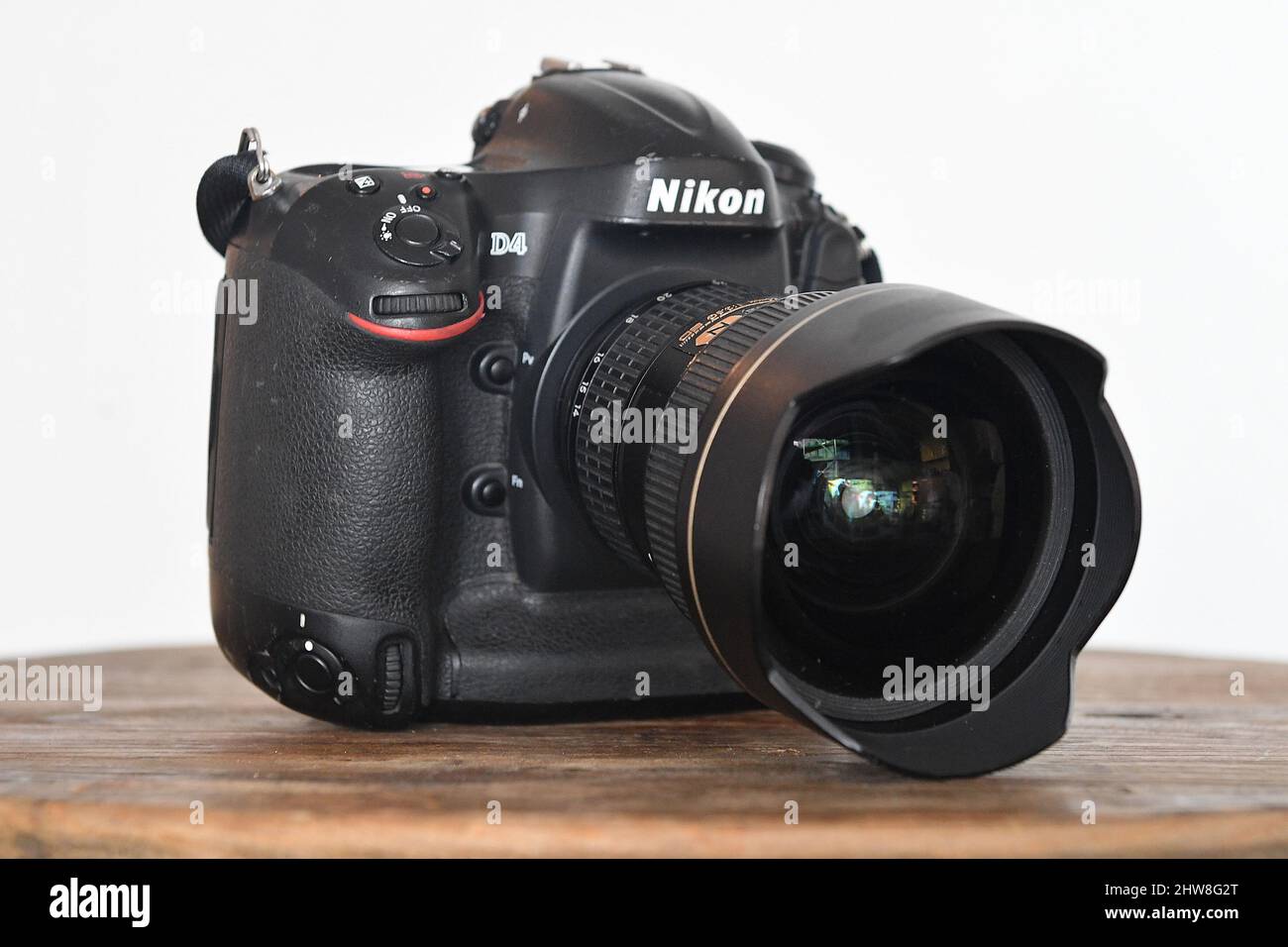 Appareil photo reflex numérique Nikon d4 avec objectif 12-24mm. Manchester, Royaume-Uni. Banque D'Images