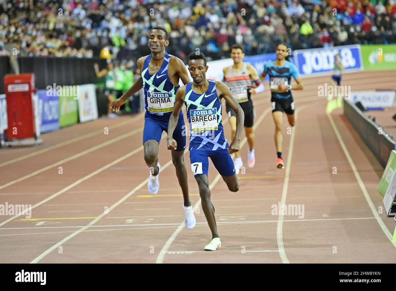 Selemon Barega (ETH) bat Lamecha Girma (ETH), de 7 h 34,03 à 7 h 34,09, lors de la réunion de la Villa de Madrid à la CDM Gallur Arena, mardi 2 mars 20 Banque D'Images