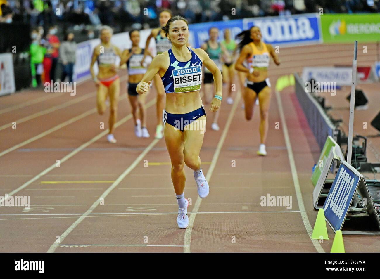 Catriona Bisseet (AUS) remporte les 800m femmes en 2:00,10 lors de la rencontre Villa de Madrid à la CDM Gallur Arena, mardi 2 mars 2022, à Madrid. Banque D'Images