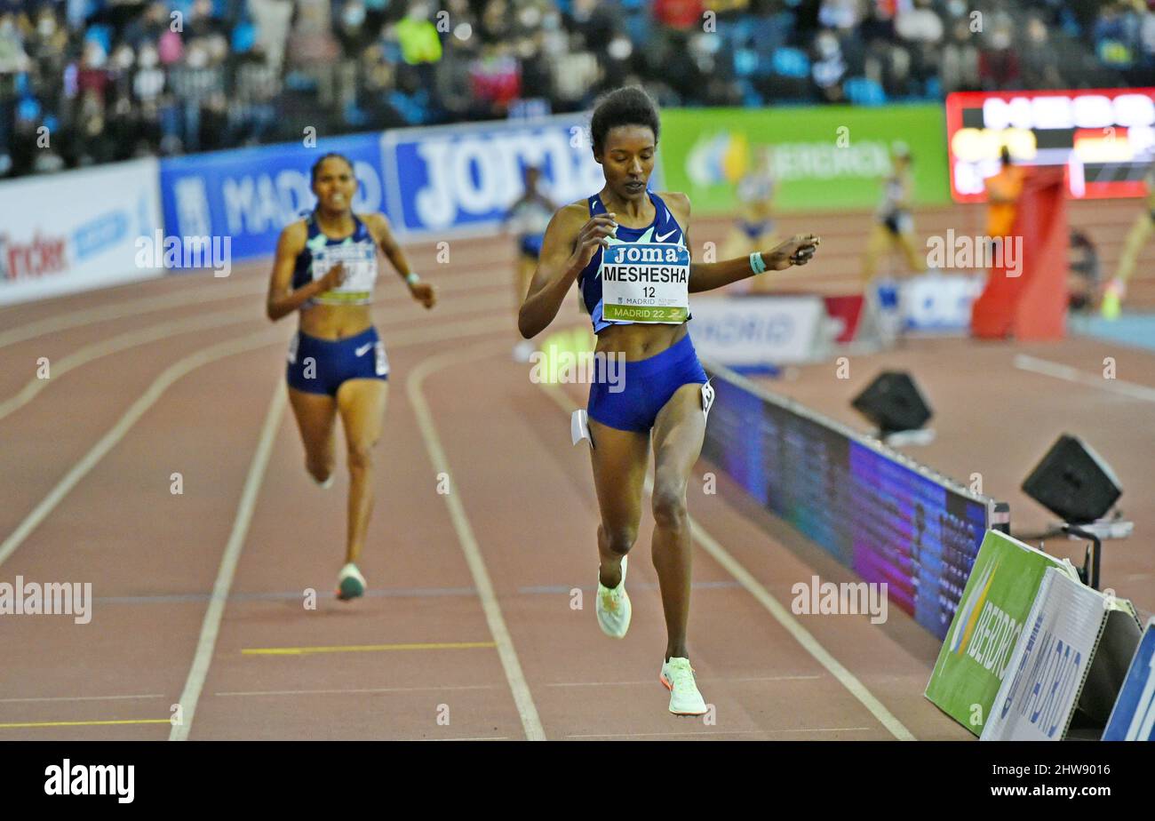 Hirut Meshesha (ETH) place deuxième dans le Women's 1 500m en 4:02,22 lors de la rencontre Villa de Madrid à la CDM Gallur Arena, mardi 2 mars 2022 Banque D'Images