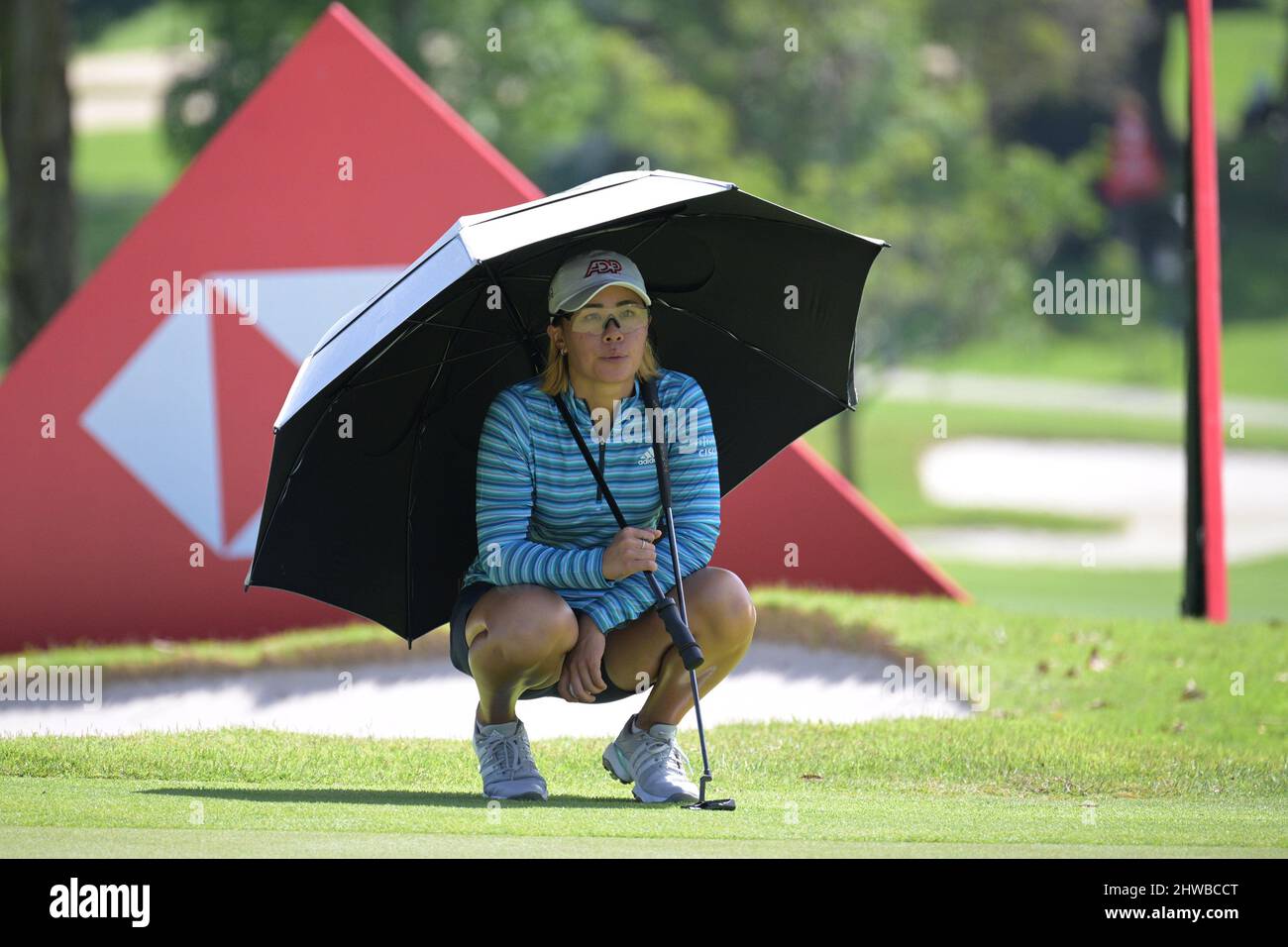 Singapour. 5th mars 2022. Danielle Kang, des États-Unis, participe au troisième jour du Championnat du monde des femmes HSBC qui s'est tenu au parcours de Tanjong du Sentosa Golf Club de Singapour le 5 mars 2022. Crédit: Puis Chih Wey/Xinhua/Alay Live News Banque D'Images