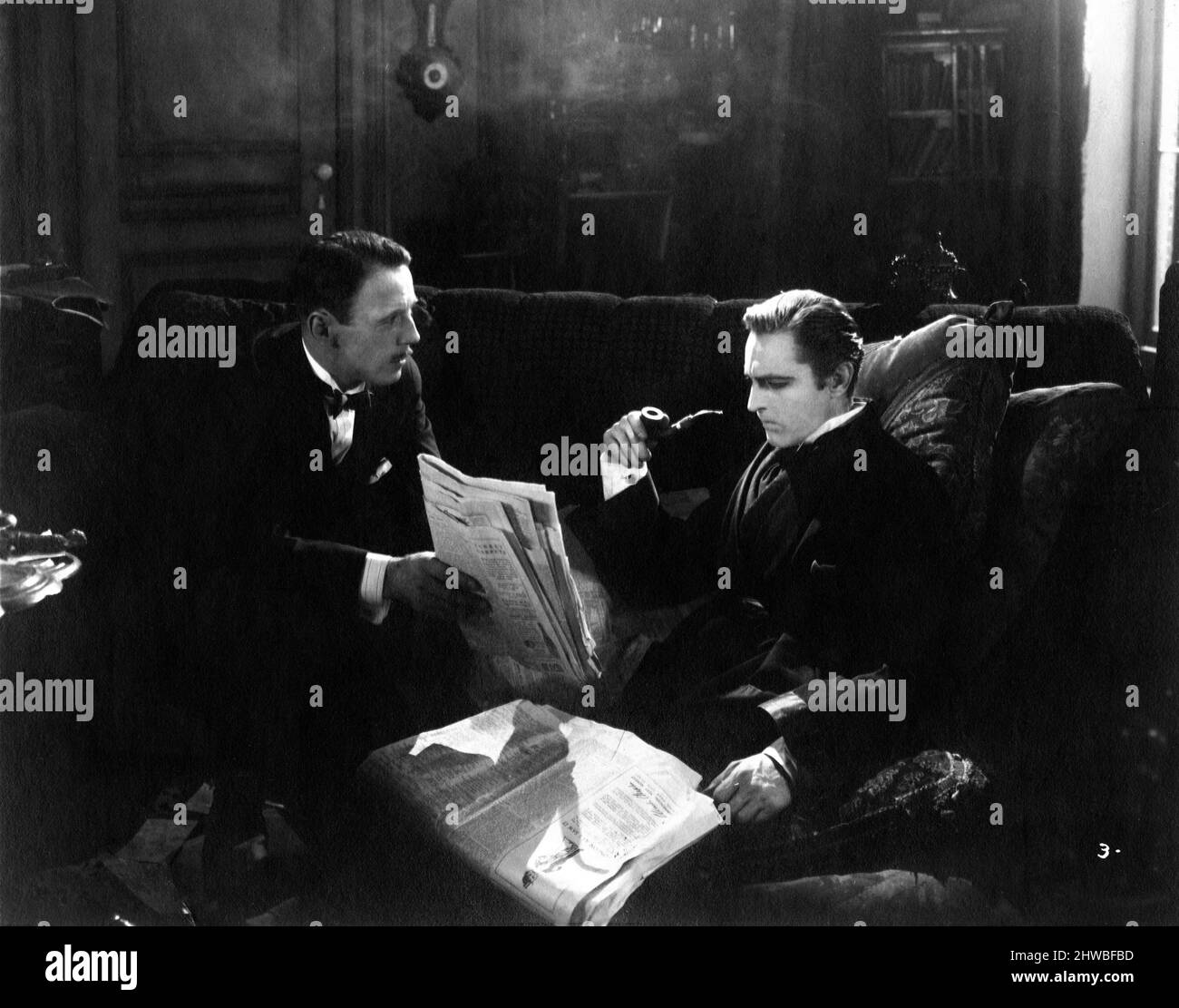 ROLAND YOUNG comme Dr Watson et JOHN BARRYMORE comme Sherlock Holmes dans SHERLOCK HOLMES 1922 réalisateur ALBERT PARKER histoire Arthur Conan Doyle jouer William Gillette producteur exécutif Samuel Goldwyn producteur F.J. Godsol Goldwyn Pictures Corporation Banque D'Images