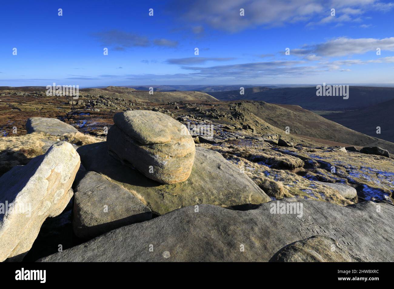 Les formations rocheuses Woolpack sur Kinder Scout, Pennine Way, Peak District National Park, Derbyshire, Angleterre, Royaume-Uni Banque D'Images