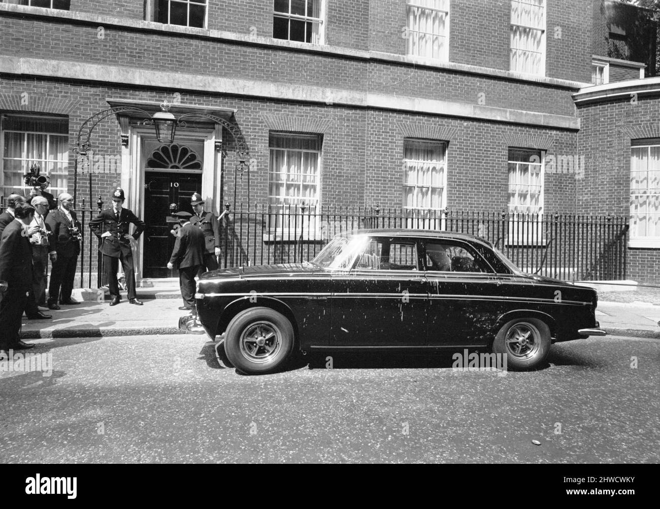 La voiture ministérielle qui a été éclaboussé de peinture rouge par Angela Hilary Weight, après avoir attaqué le premier ministre Edward Heath au numéro 10 de la rue Downing. 25th juin 1970. Banque D'Images