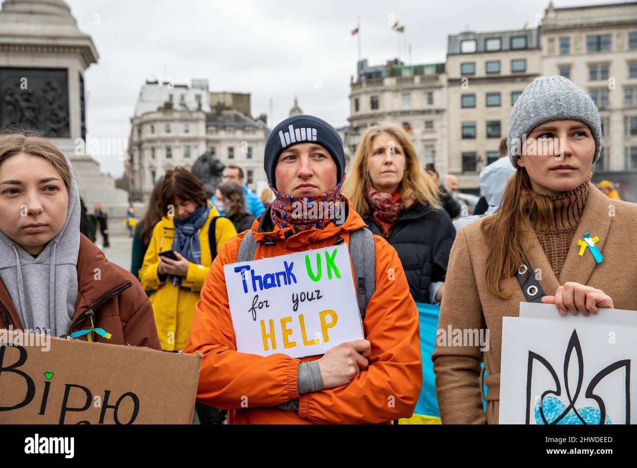 Westminster, Londres, Royaume-Uni. 5 mars 2022. Des centaines de manifestants descendent sur la place Trafalgar pour protester contre la guerre de Vladimir Poutine en Ukraine. Les manifestants, les chefs religieux et les témoins oculaires appellent à la fin de l'agression russe et à imposer des sanctions plus sévères à la Russie. Banque D'Images