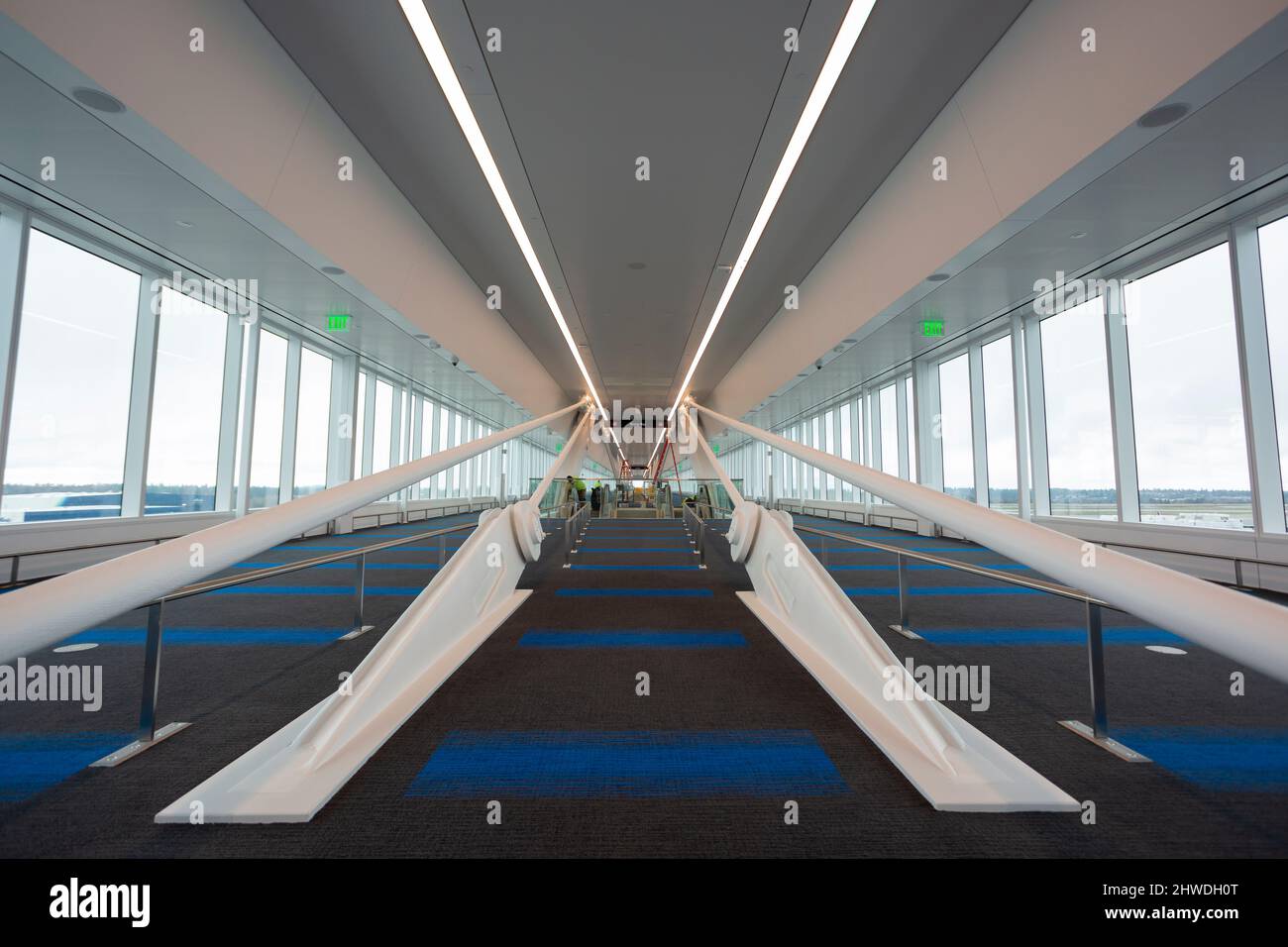 Vue sur la passerelle aérienne inachevée lors d'un événement VIP pour le nouveau site des arrivées internationales de l'aéroport international de Seattle-Tacoma à Banque D'Images