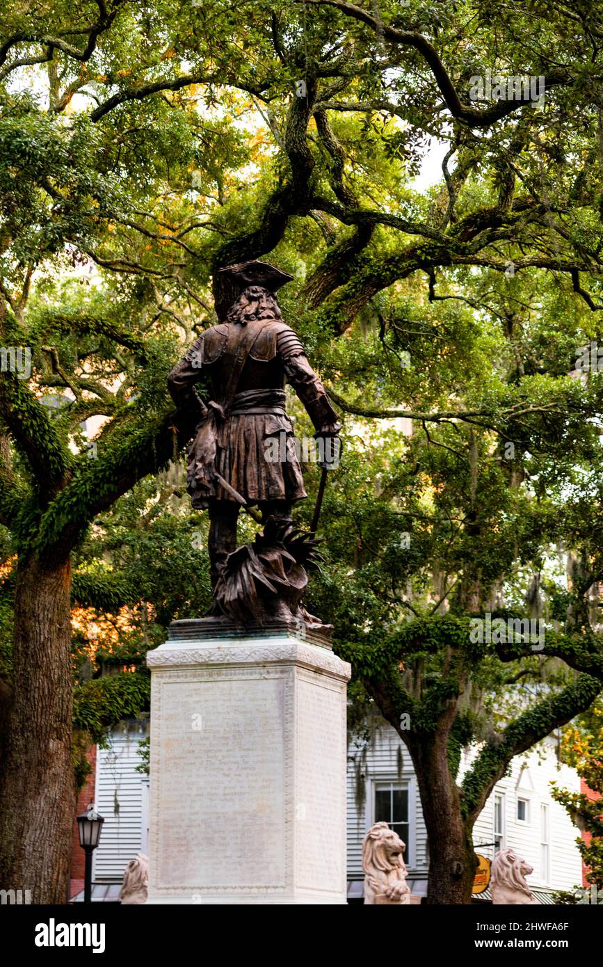 Monument de la place Chippewa au fondateur de Savannah et de la colonie de Géorgie, le général James Edward Oglethorpe. Banque D'Images