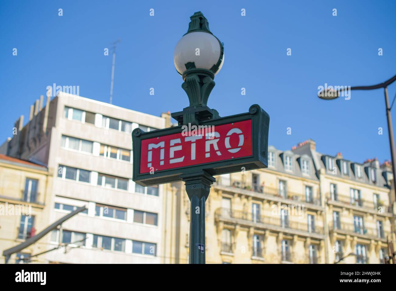 FÉVRIER - PARIS - FRANCE : vue sur le panneau du métro à Paris Banque D'Images
