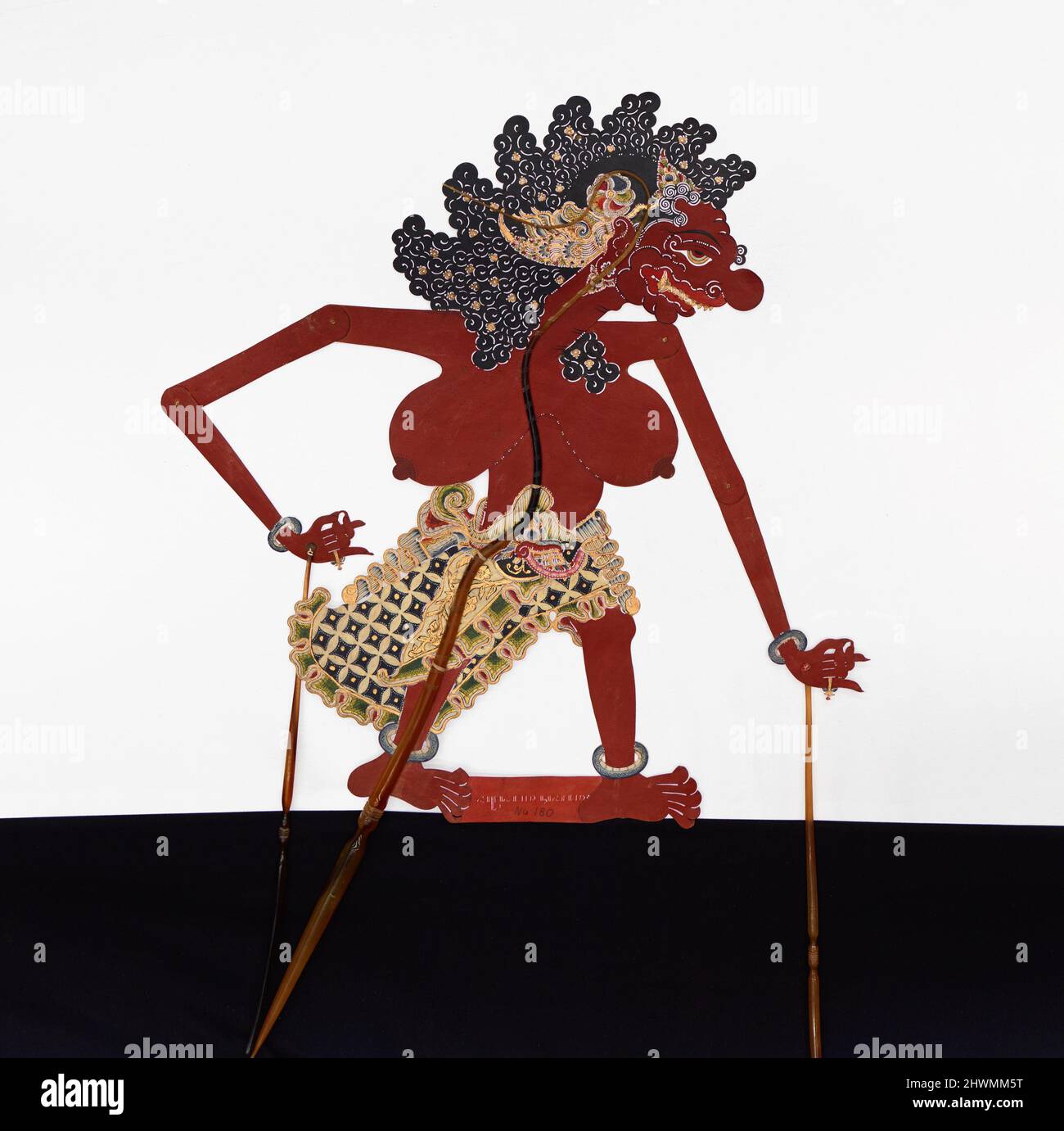 Marionnette en ombre (Wayang Kulit) de Raseksi Hutan ou Wewe Gitra, de l'ensemble Kyai Nugroho. Fabricant: Ki KertiwandaMaker: Ki Bekel Prawirazucitra Banque D'Images